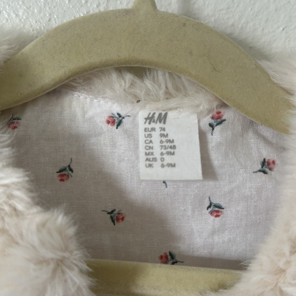 🌸 Pink Knit Dress + Faux Fur Vest + Bow Set (3-Piece) – Size 6-9M - Picture 10 of 11